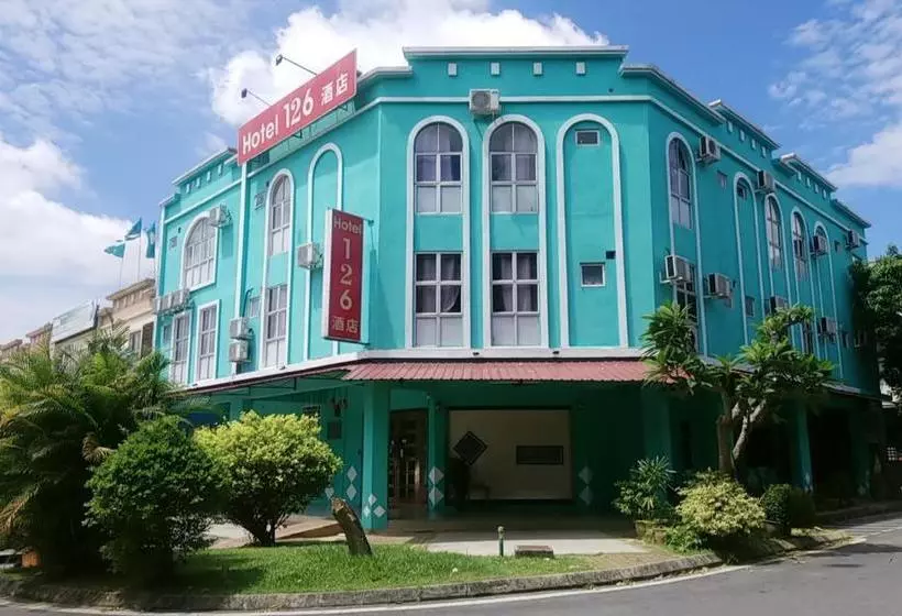 هتل 126