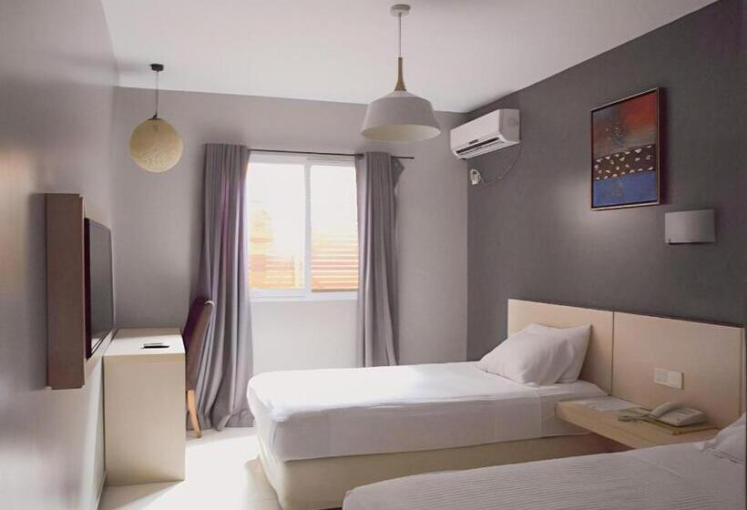 Отель The Shady Rest