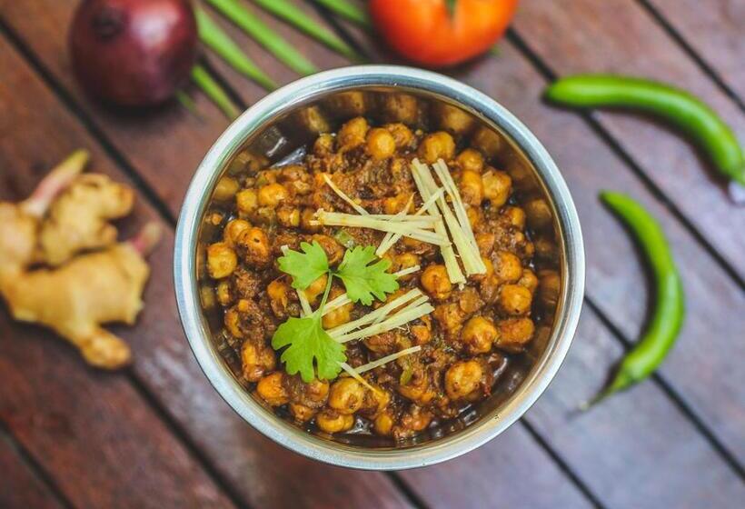 Отель The Shady Rest