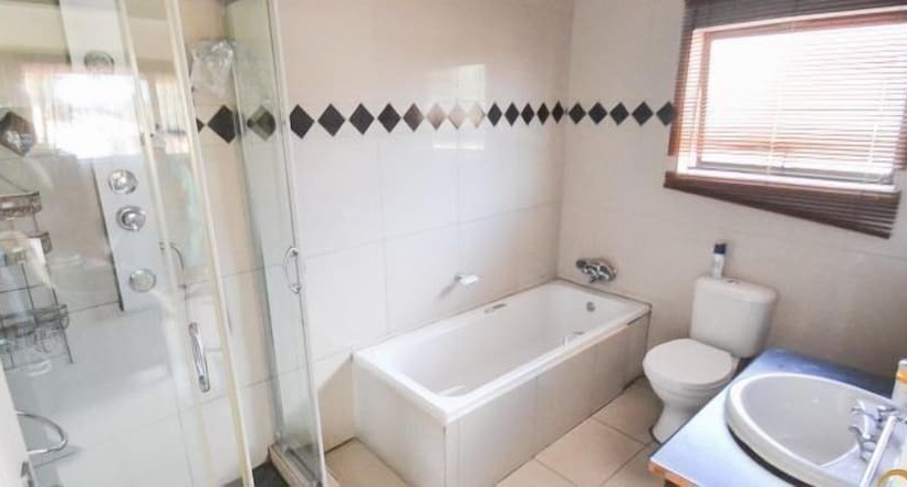 Lekoa Bed And Breakfast