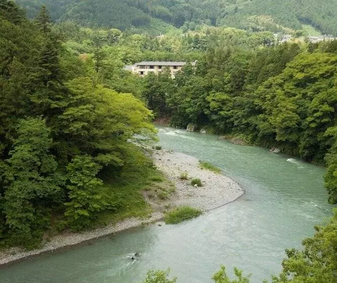 旅館 Okutamaji