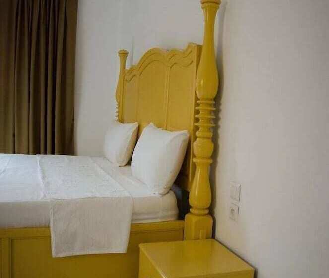 تختخواب و صبحانه Le K