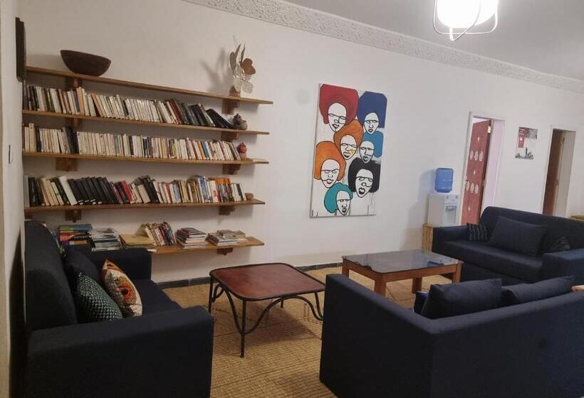 تختخواب و صبحانه Le K