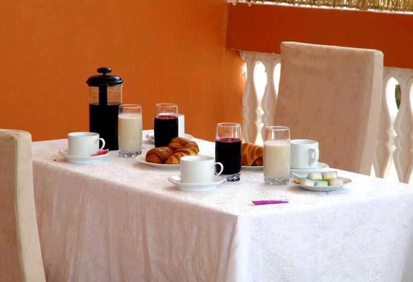 تختخواب و صبحانه Le K