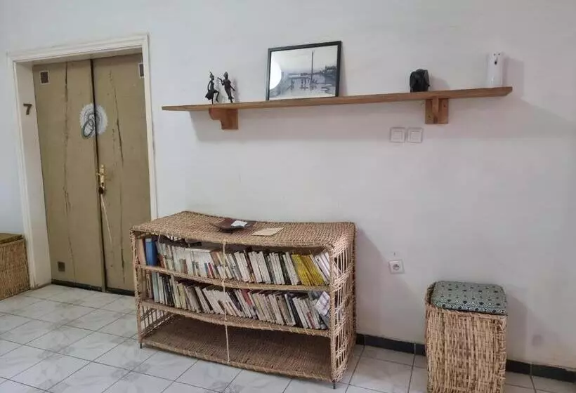 تختخواب و صبحانه Le K