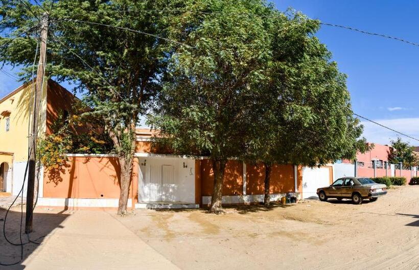 تختخواب و صبحانه Le K