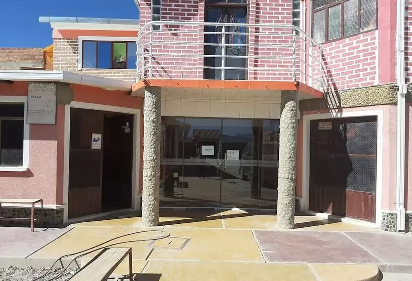 هتل Cilos Hostal Hostel