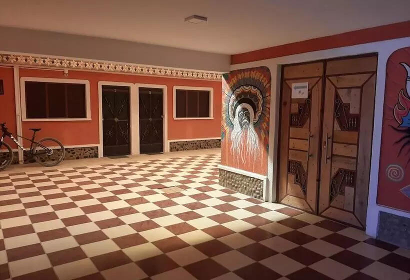 هتل Cilos Hostal Hostel
