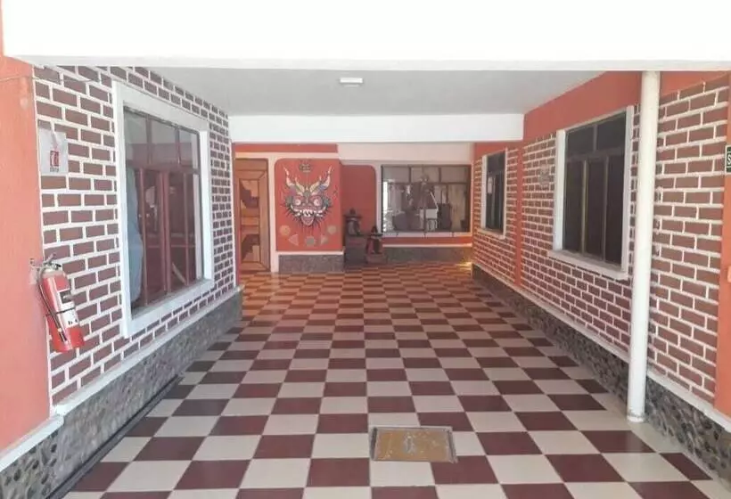 هتل Cilos Hostal Hostel