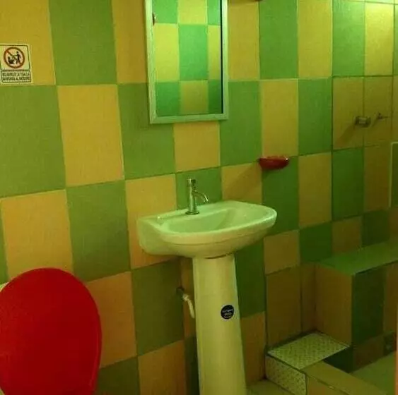 هتل Cilos Hostal Hostel