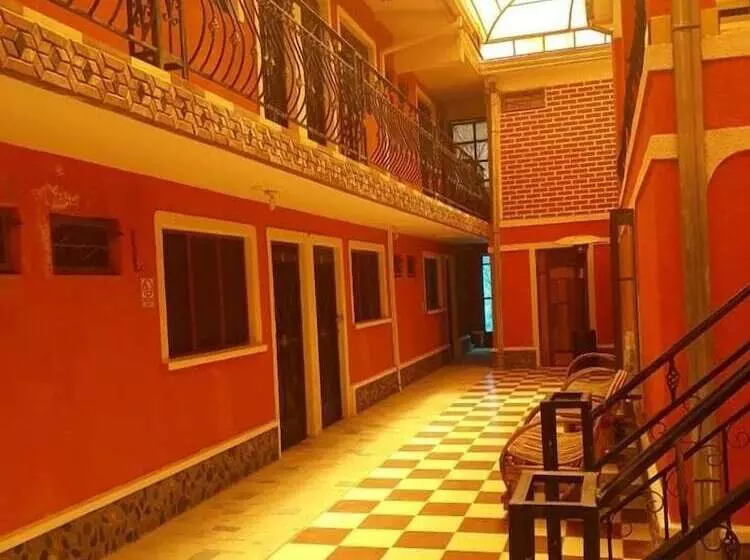 هتل Cilos Hostal Hostel