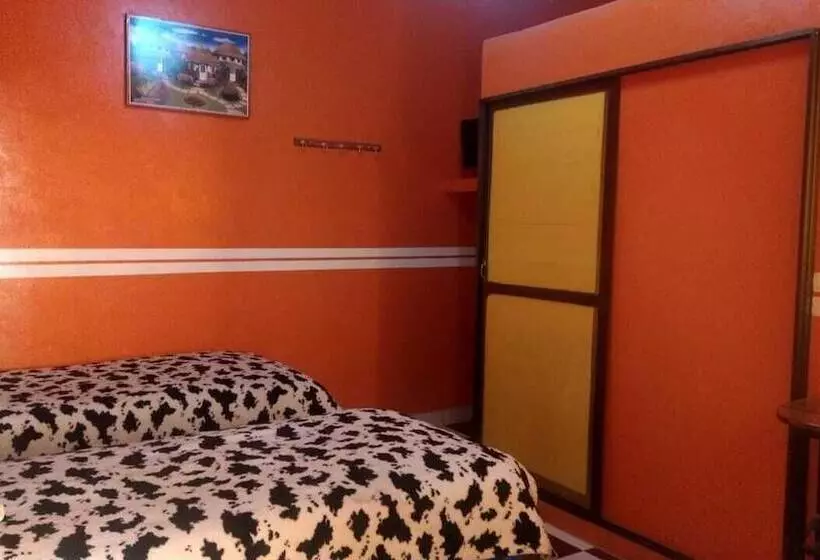 هتل Cilos Hostal Hostel