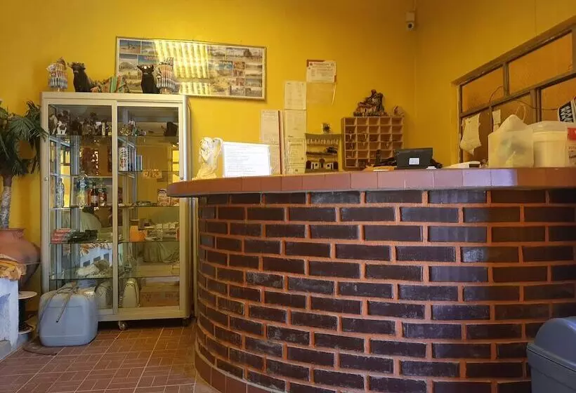 هتل Cilos Hostal Hostel