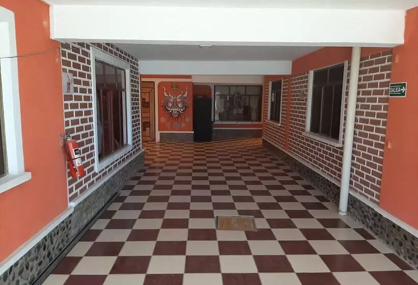 هتل Cilos Hostal Hostel