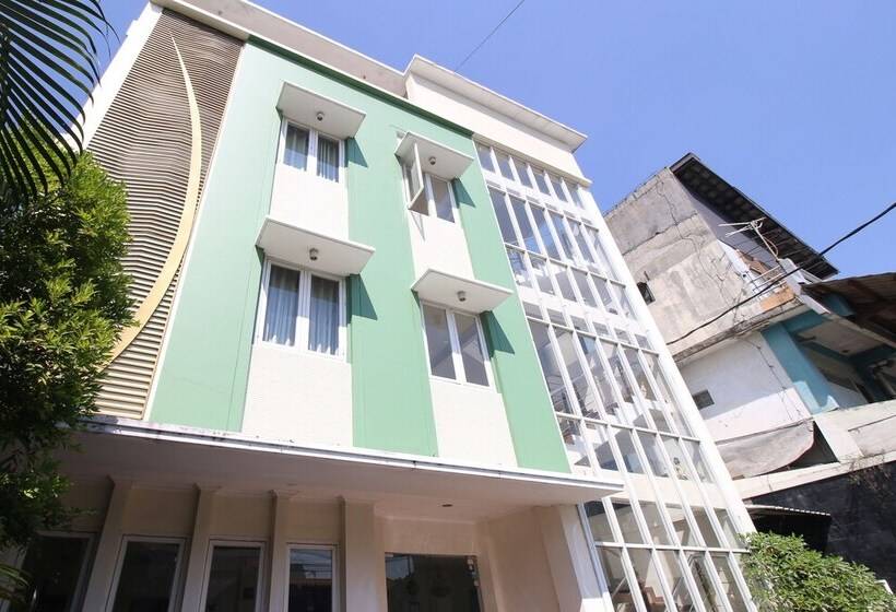 هتل Vala Malioboro Yogyakarta