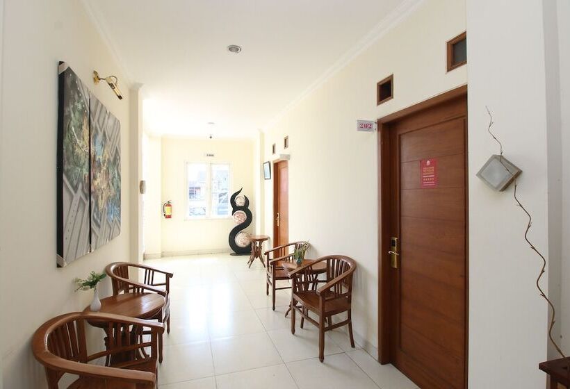 هتل Vala Malioboro Yogyakarta