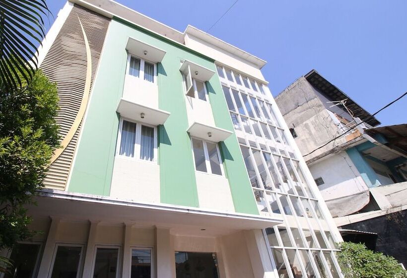 هتل Vala Malioboro Yogyakarta