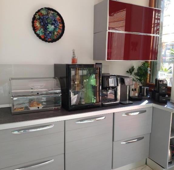 B&b Mini Hotel Incity Close Train Station And Port