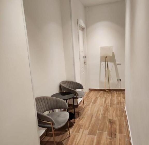 B&b Mini Hotel Incity Close Train Station And Port