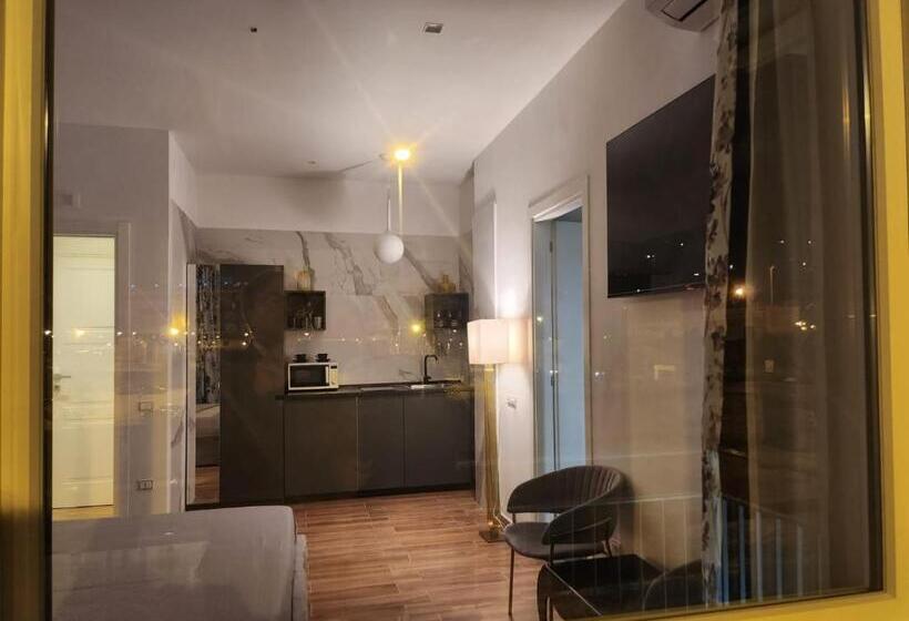 B&b Mini Hotel Incity Close Train Station And Port