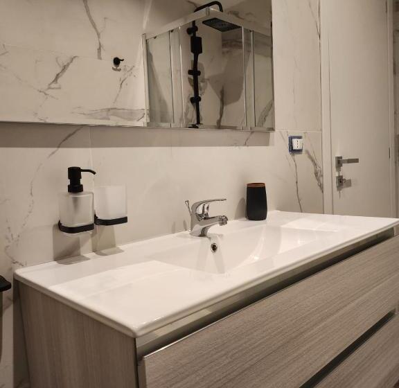 B&b Mini Hotel Incity Close Train Station And Port