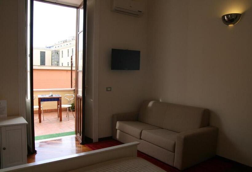 B&b Mini Hotel Incity Close Train Station And Port