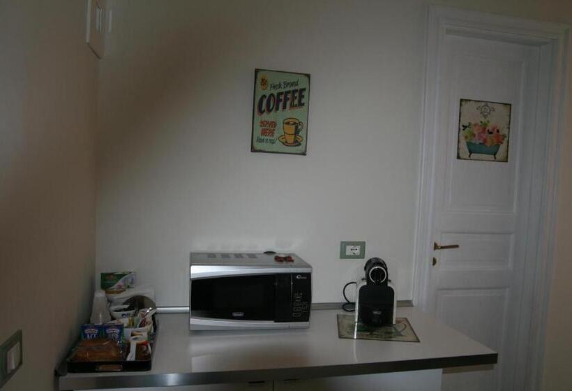 B&b Mini Hotel Incity Close Train Station And Port