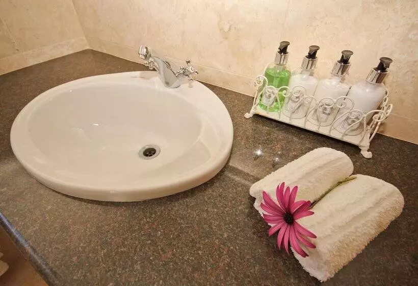 Aamiaismajoitus (B&B) Beluga Of Constantia Guest House