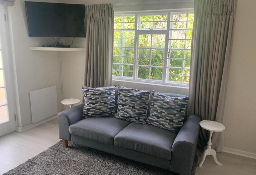 민박 Beluga Of Constantia Guest House