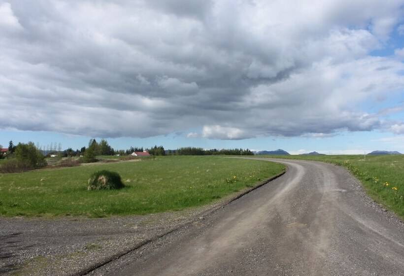 تختخواب و صبحانه Brekkugerdi Guesthouse