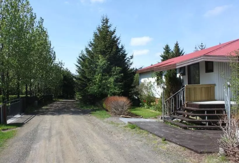 تختخواب و صبحانه Brekkugerdi Guesthouse
