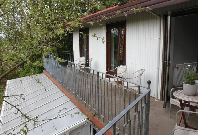 تختخواب و صبحانه Brekkugerdi Guesthouse