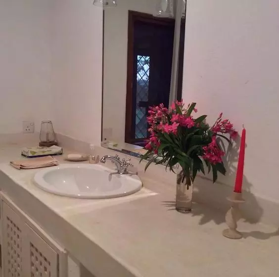 تختخواب و صبحانه Kilima Tamu House