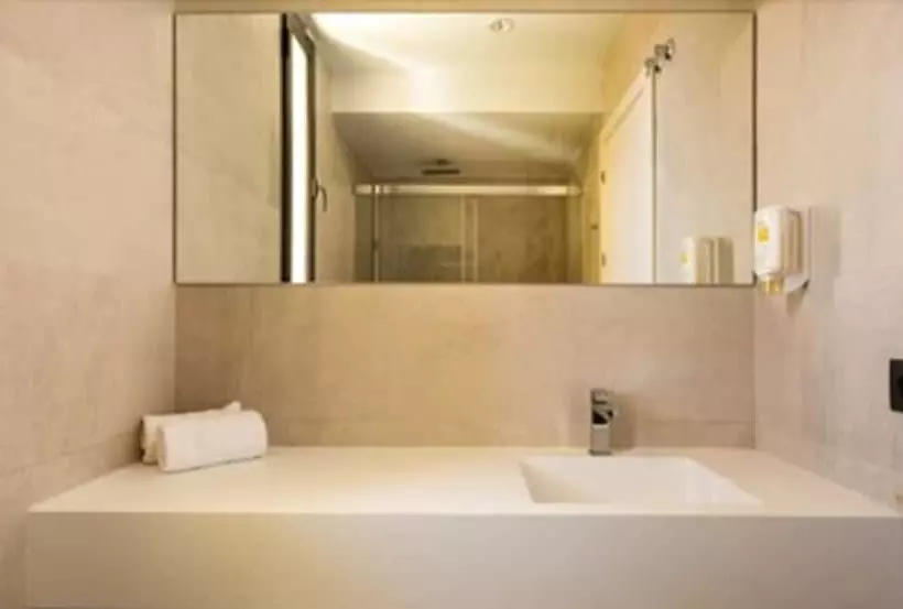 Black Swan Hostel Sevilla