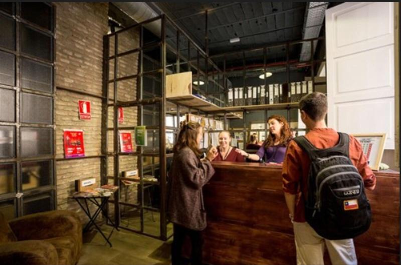 Black Swan Hostel Sevilla