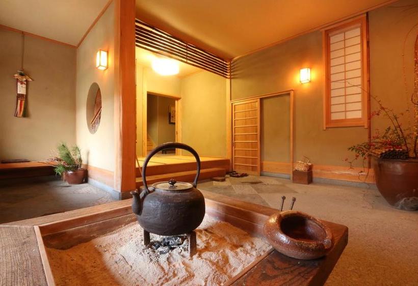 Marucho Ryokan