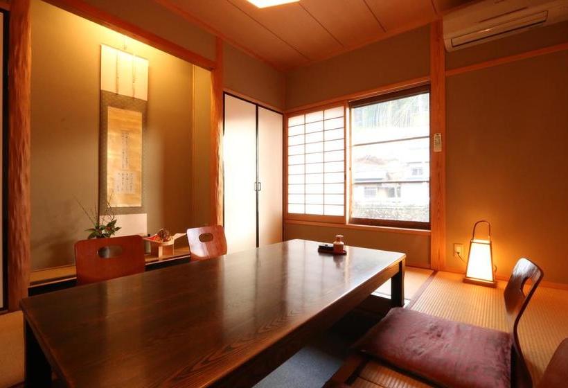Marucho Ryokan
