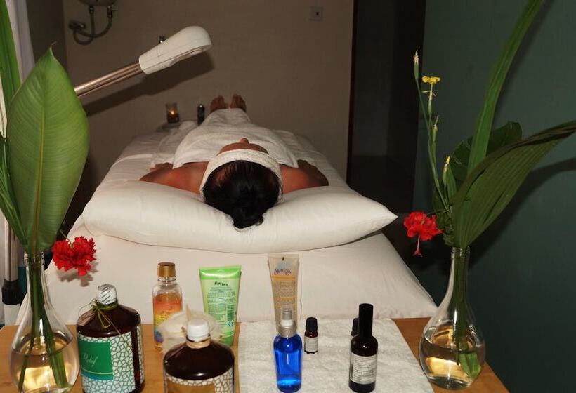 تختخواب و صبحانه Bromelia Guesthouse