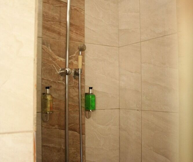 تختخواب و صبحانه Bromelia Guesthouse