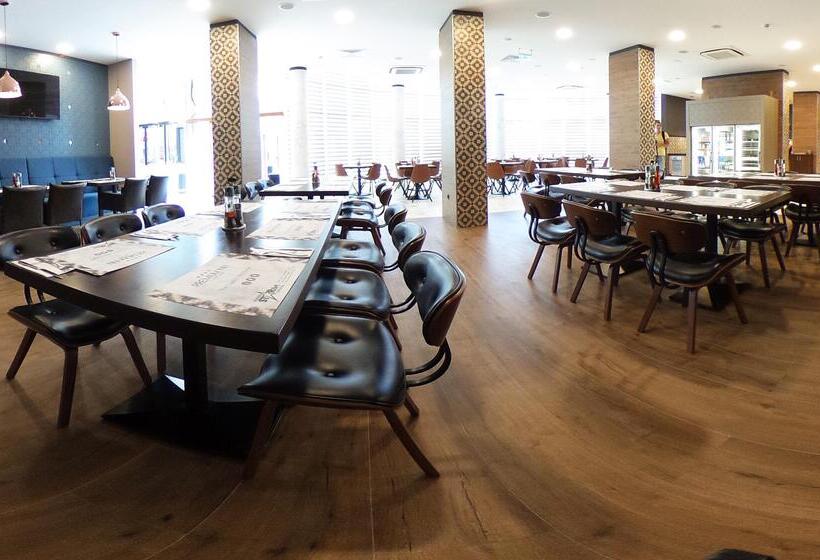 ホテル Best Western Plus Premium Inn