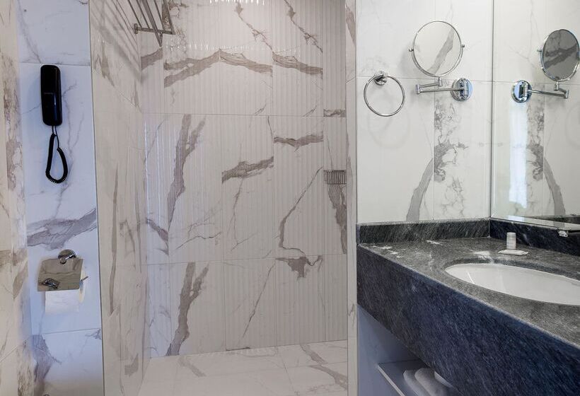 ホテル Best Western Plus Premium Inn