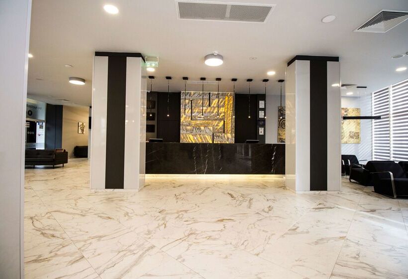 ホテル Best Western Plus Premium Inn