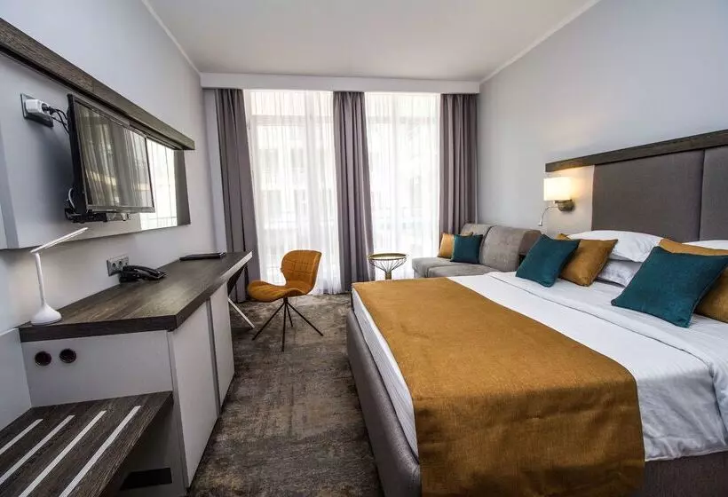 هتل Best Western Plus Premium Inn