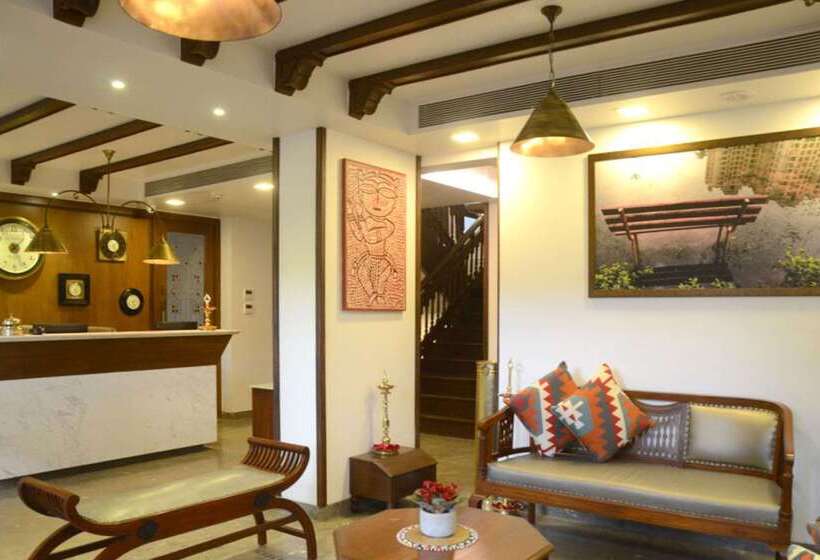 Отель Comfort Inn Emerald