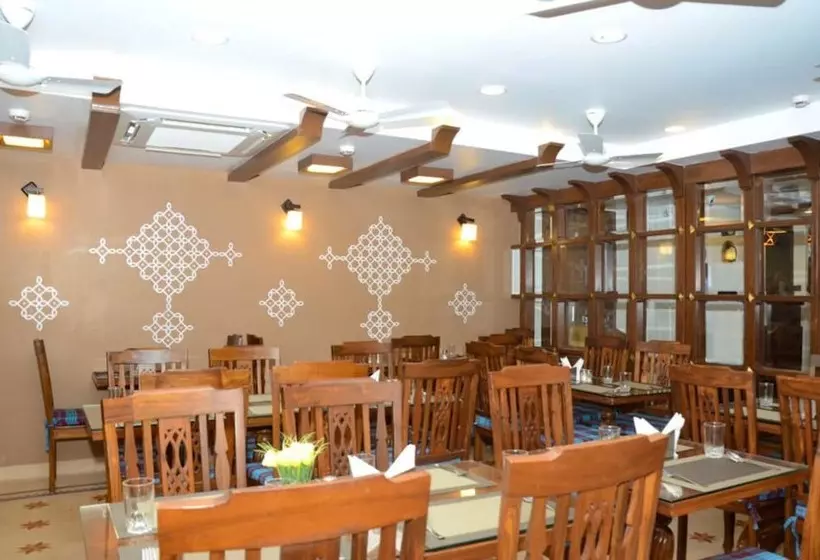 Hotelli Comfort Inn Emerald