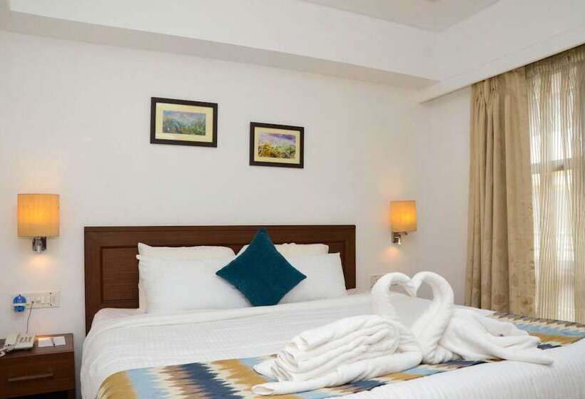 Отель Comfort Inn Emerald