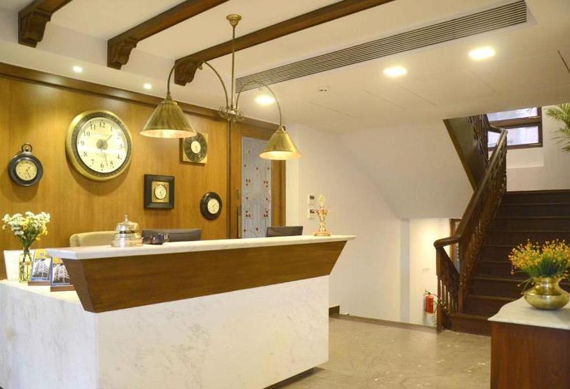 Отель Comfort Inn Emerald