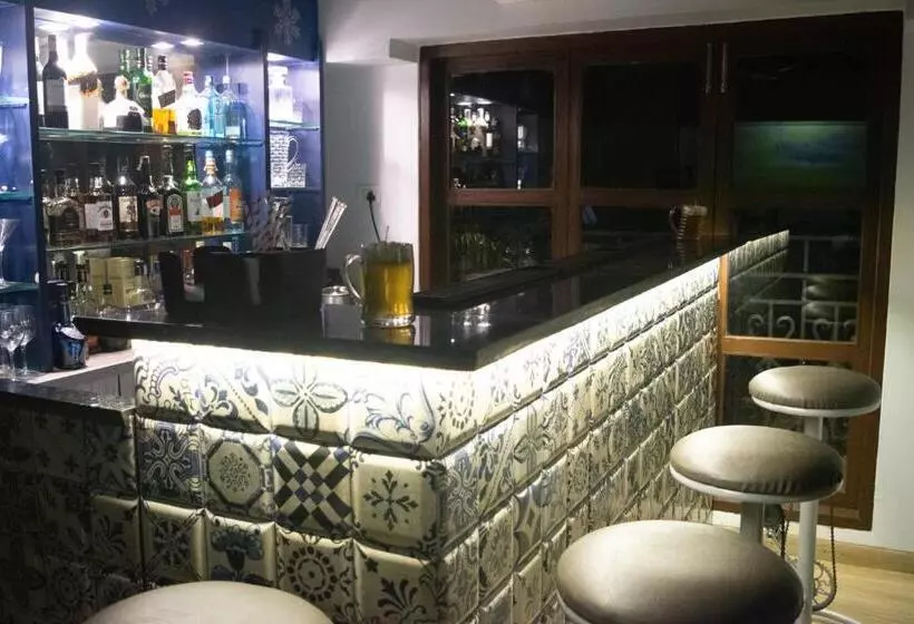 Hotelli Comfort Inn Emerald
