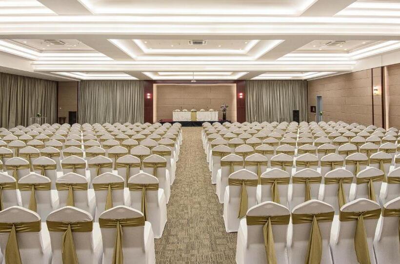 Отель Jie Jie Beach