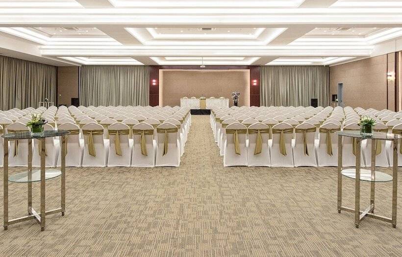 Отель Jie Jie Beach